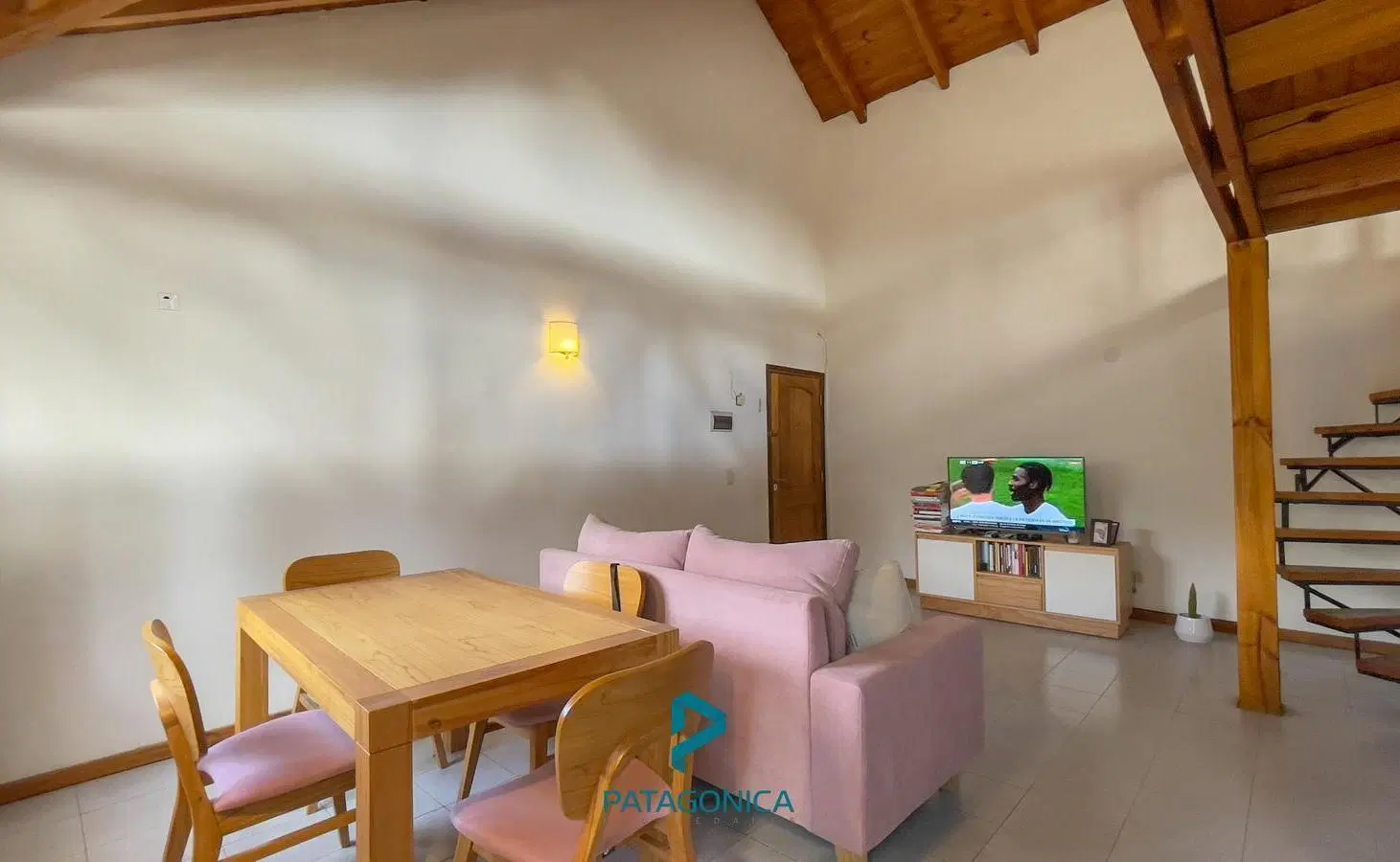 VENTA- Departento centrico, de 90 m2 a dos cuadras de la Avenida Arrayanes,  Villa la Angostura 2