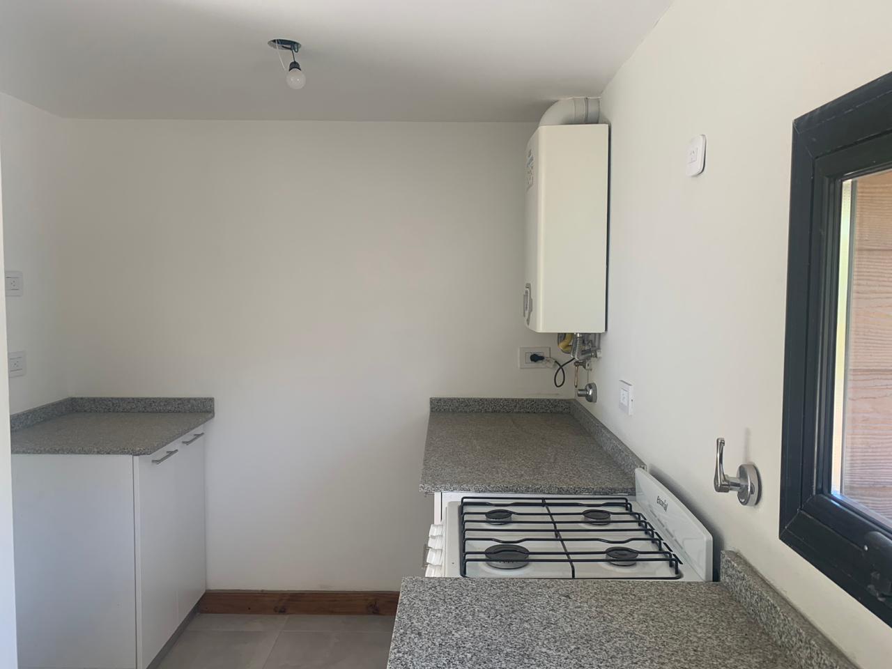 Foto de VENTA DPTO. 3 AMB. PLANTA ALTA c/BALCON y COCHERA UF 12, imagen 5
