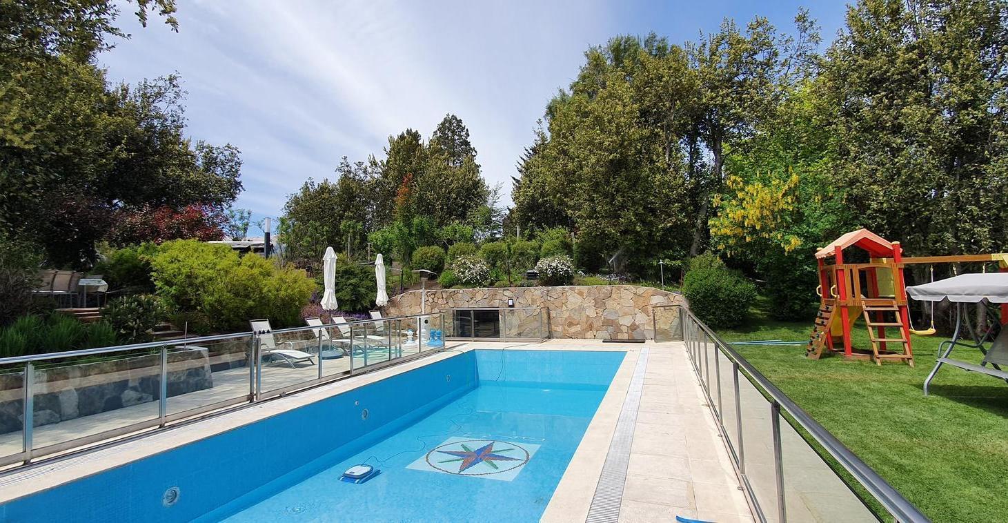 Foto de VENTA CASA 250m2 c/PILETA, PASEO DEL CIPRES, VILLA LA ANGOSTURA, imagen 4