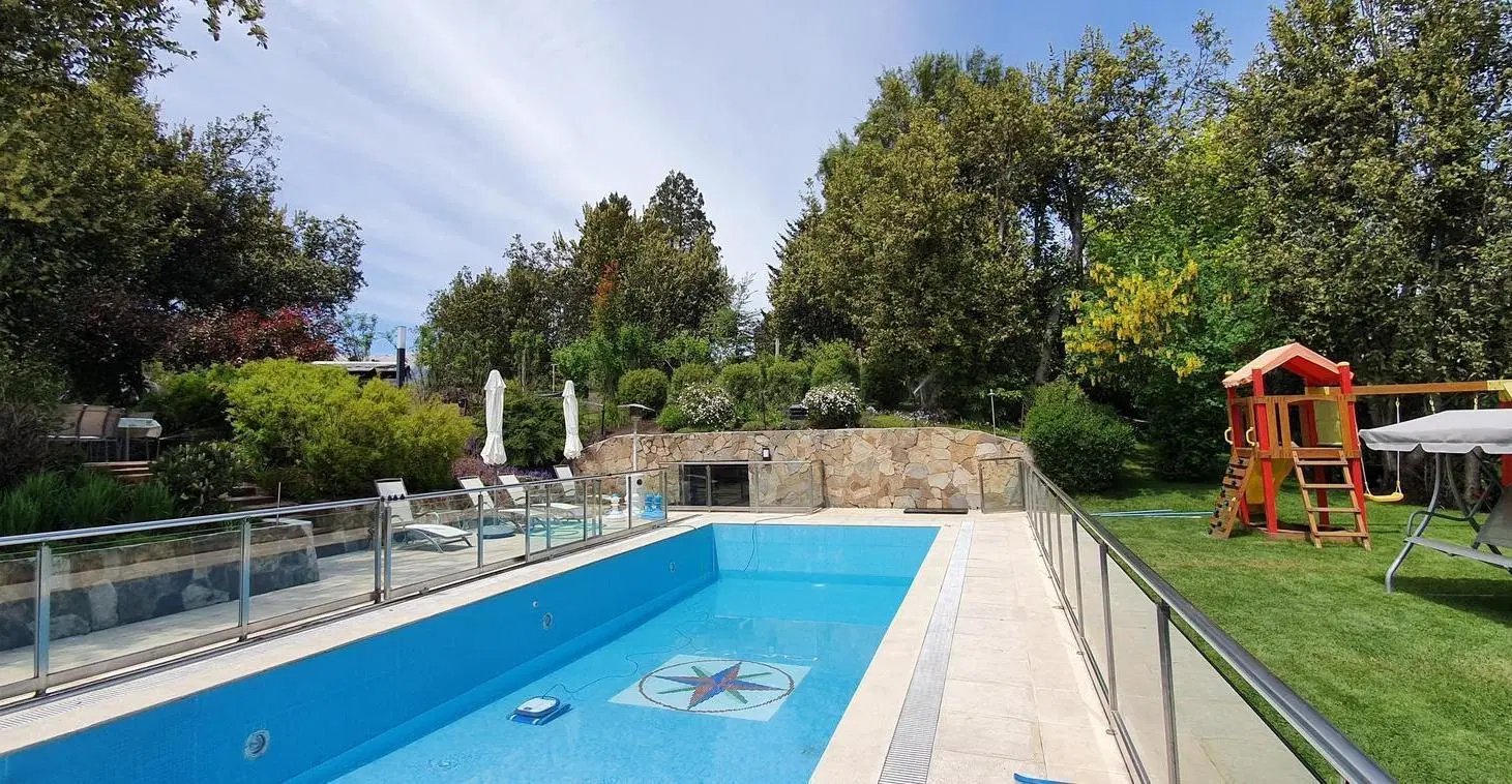 VENTA CASA 250m2 c/PILETA, PASEO DEL CIPRES, VILLA LA ANGOSTURA 4
