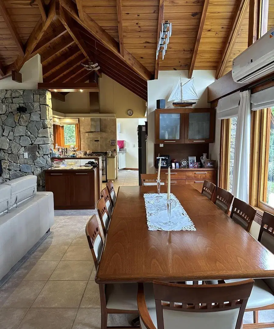 VENTA CASA 250m2 c/PILETA, PASEO DEL CIPRES, VILLA LA ANGOSTURA 8