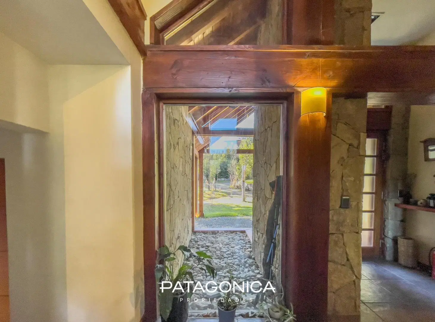 VENTA CASA 140m2 , s/ LOTE 1781m2  PH en B° PRIVADO RUCA HUE, VILLA LA ANGOSTURA 5