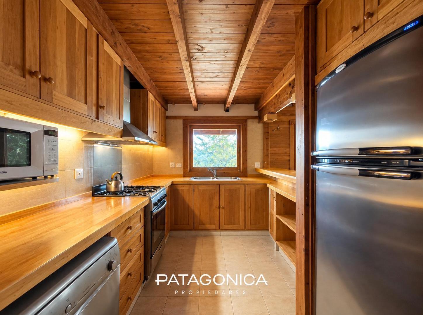 Foto de ALQUILER PERMANETE CASA 4 ambientes, B Arauco, Villa la Angostura., imagen 4