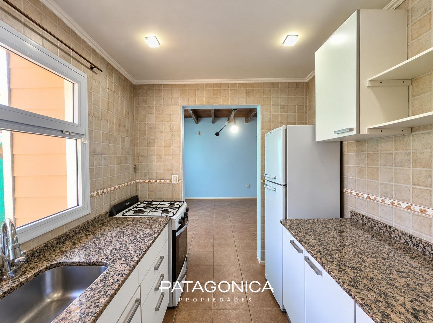 Foto de VENTA CASA 90m2 s/LOTE 270m2 en P.H, B° PEUMAYEN, VILLA LA ANGOSTURA, imagen 5