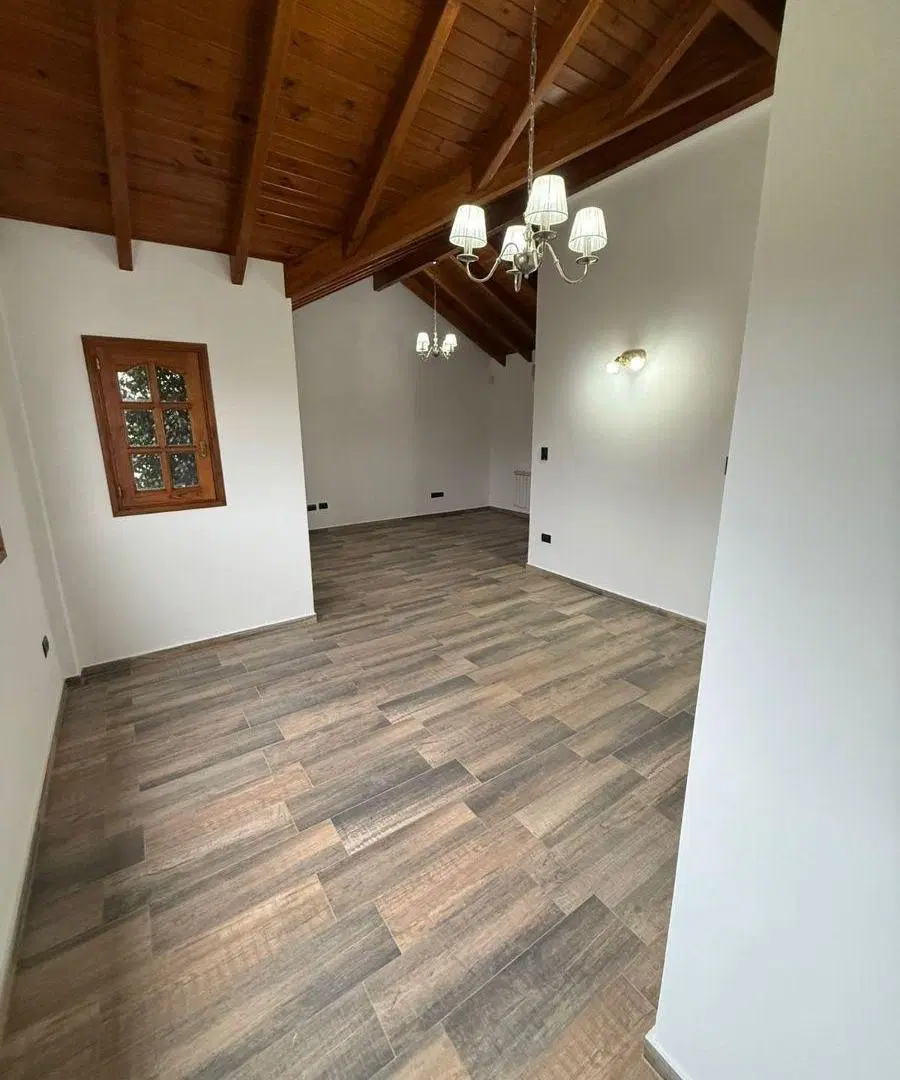 Casa con 4 dormitorios en venta y alquiler en Juana Koslay 3