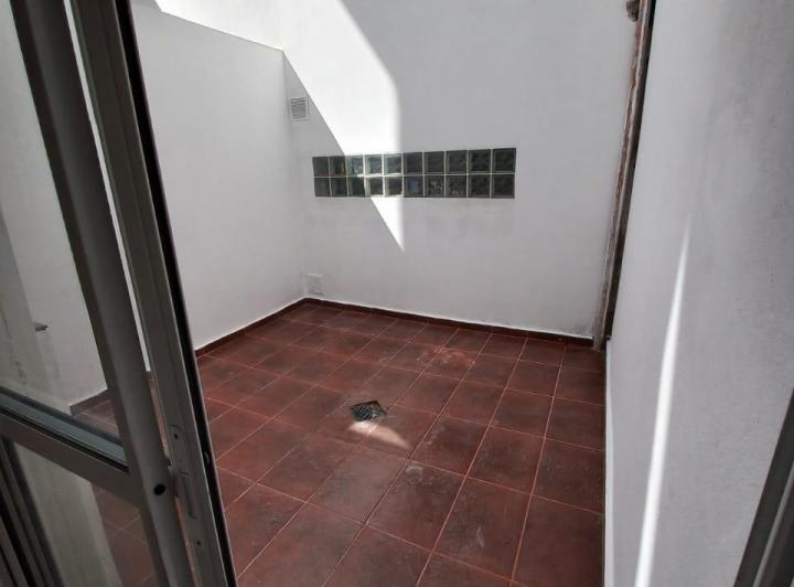Departamentos en venta de 1 y 2 dormitorios con un baño y patio  5