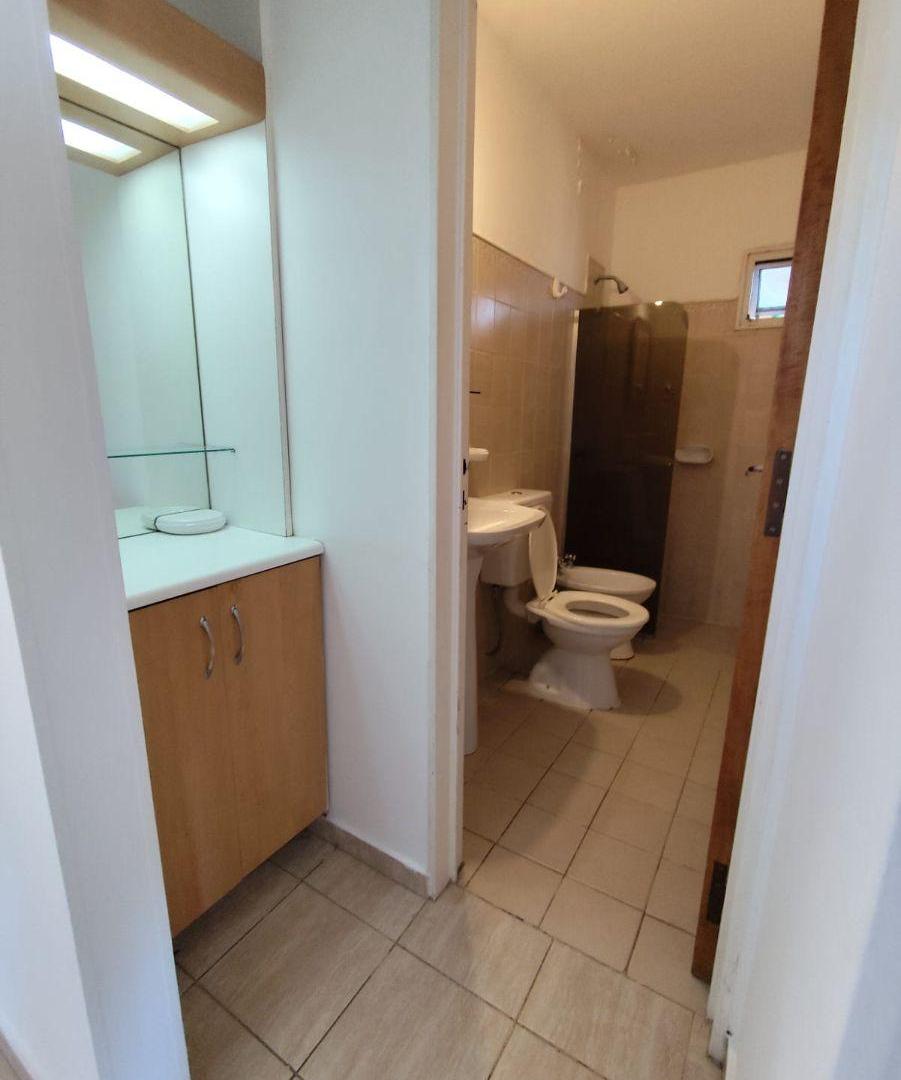 Departamento de 2 Dormitorios con Cochera y 2 Balcones en Balcones del Chateau