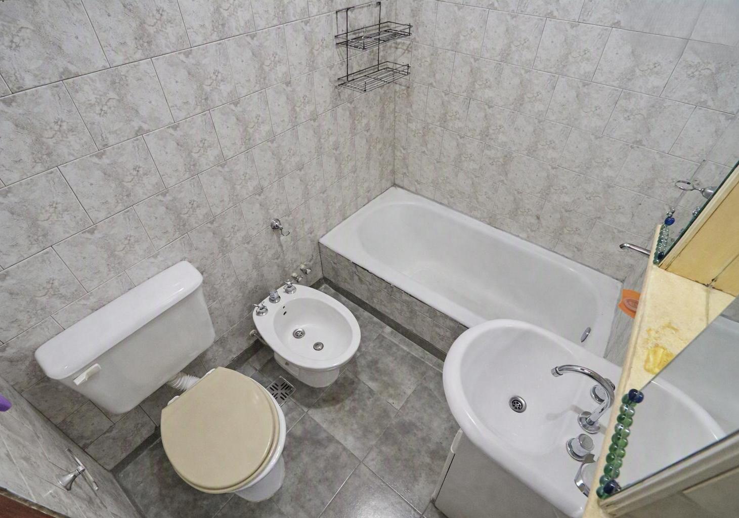 Foto de PH EN ALQUILER C/TERRAZA Y PARRILLA - SIN EXPENSAS - PQUE. CHACABUCO, imagen 5