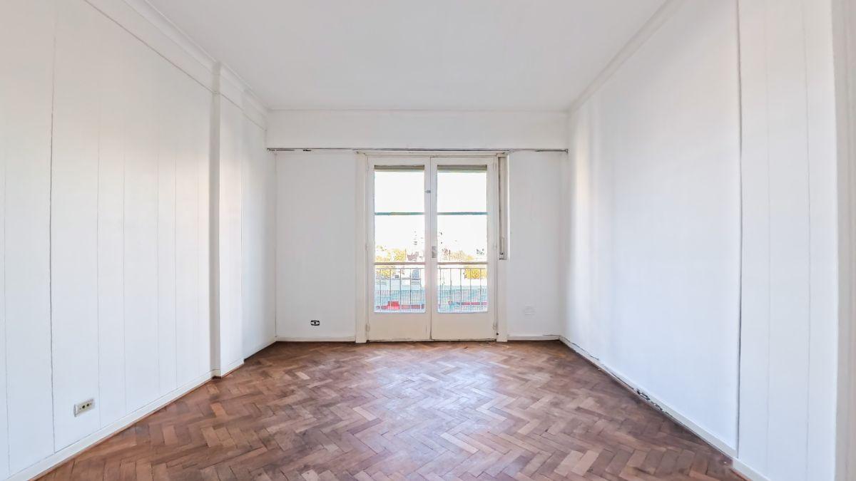 Foto de VENTA - 3 AMBIENTES CON DEPENDENCIA - CABALLITO - APTO CREDITO 1 BAÑO Y, imagen 3