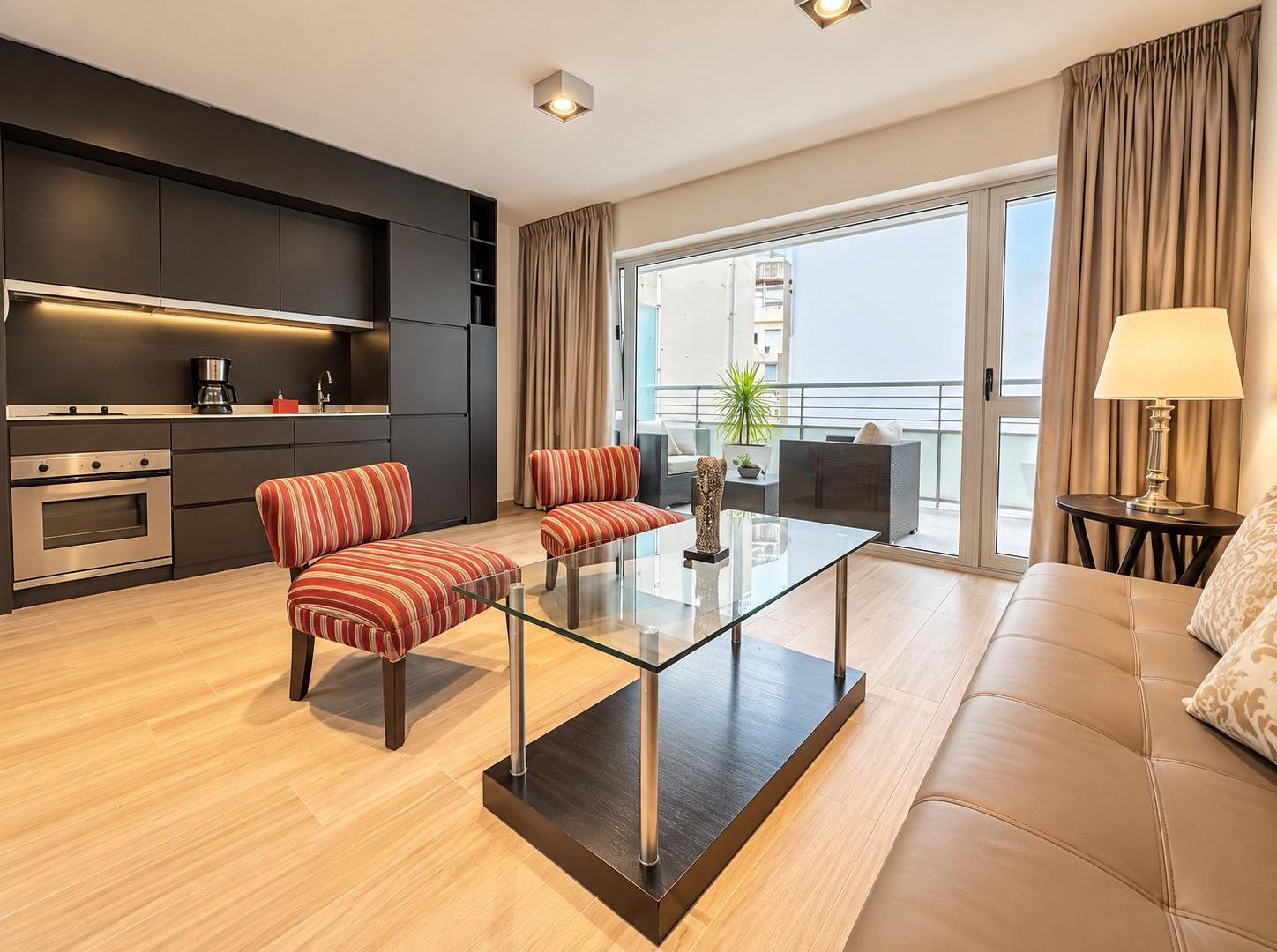 Foto de ALQUILER RETIRO - JUNCAL Y ESMERALDA - MONOAMBIENTE AMOBLADO PREMIUM, imagen 2