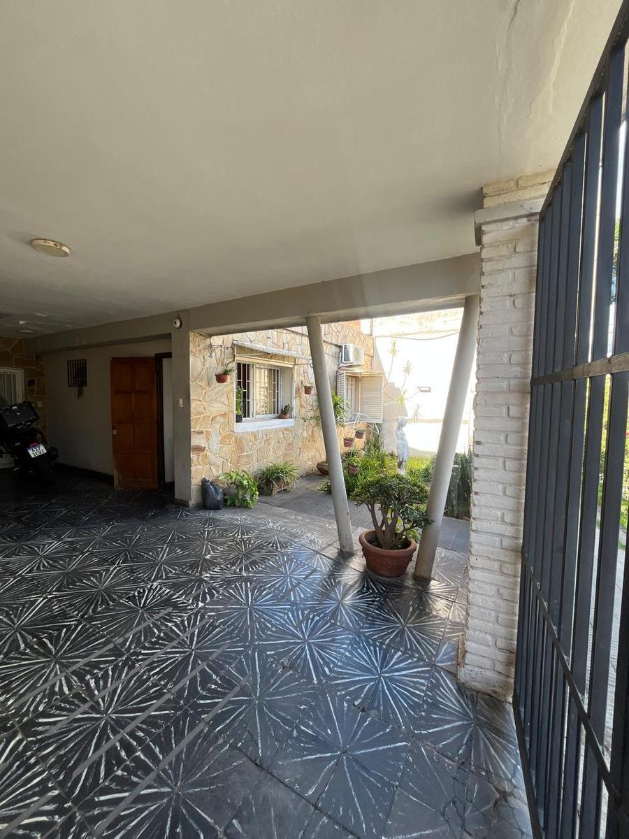 Casa en Venta - Bolivia 3400 3