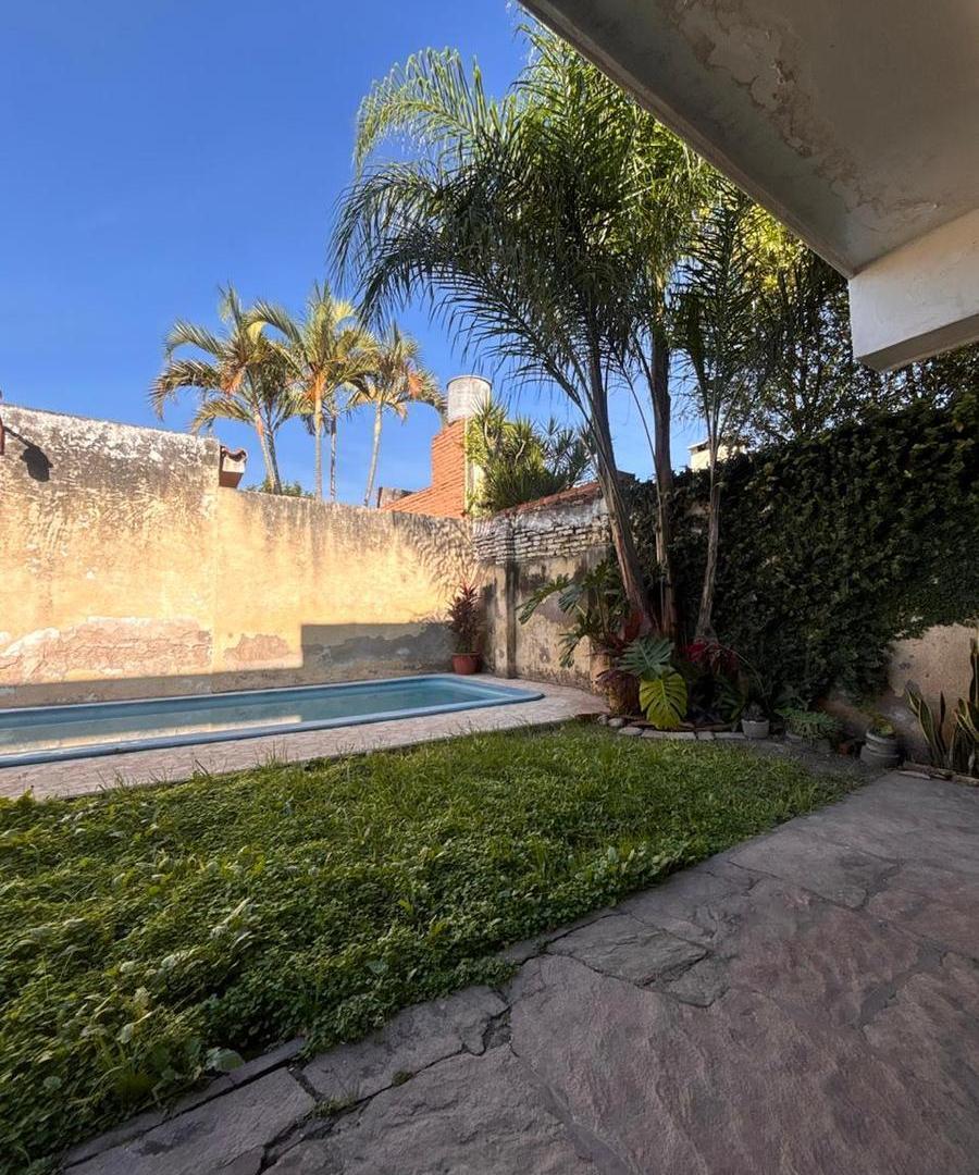 CASA EN VENTA - JURAMENTO 700