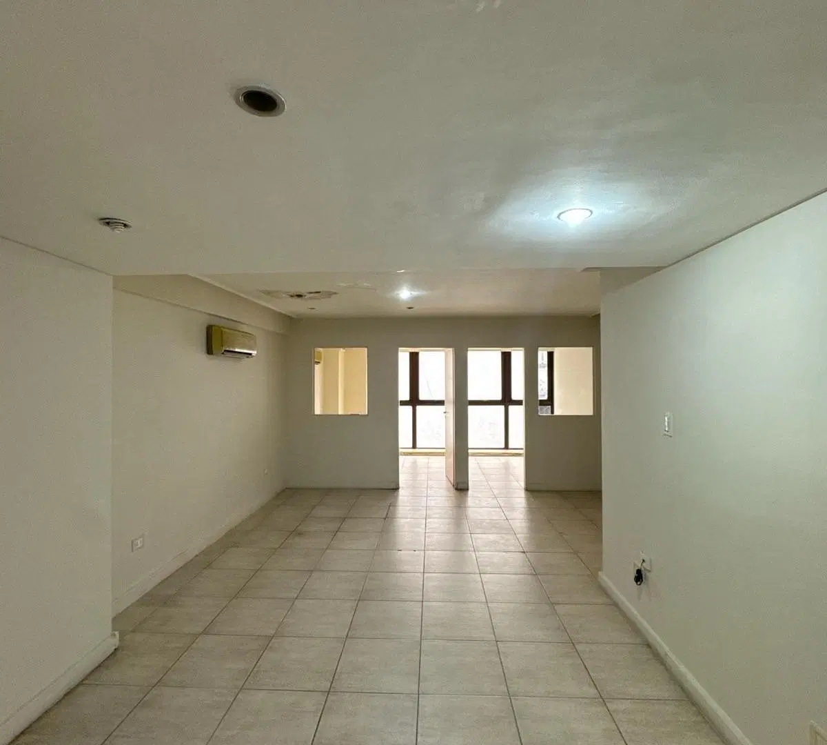ALQUILER OFICINA SAN MARTIN 800 1
