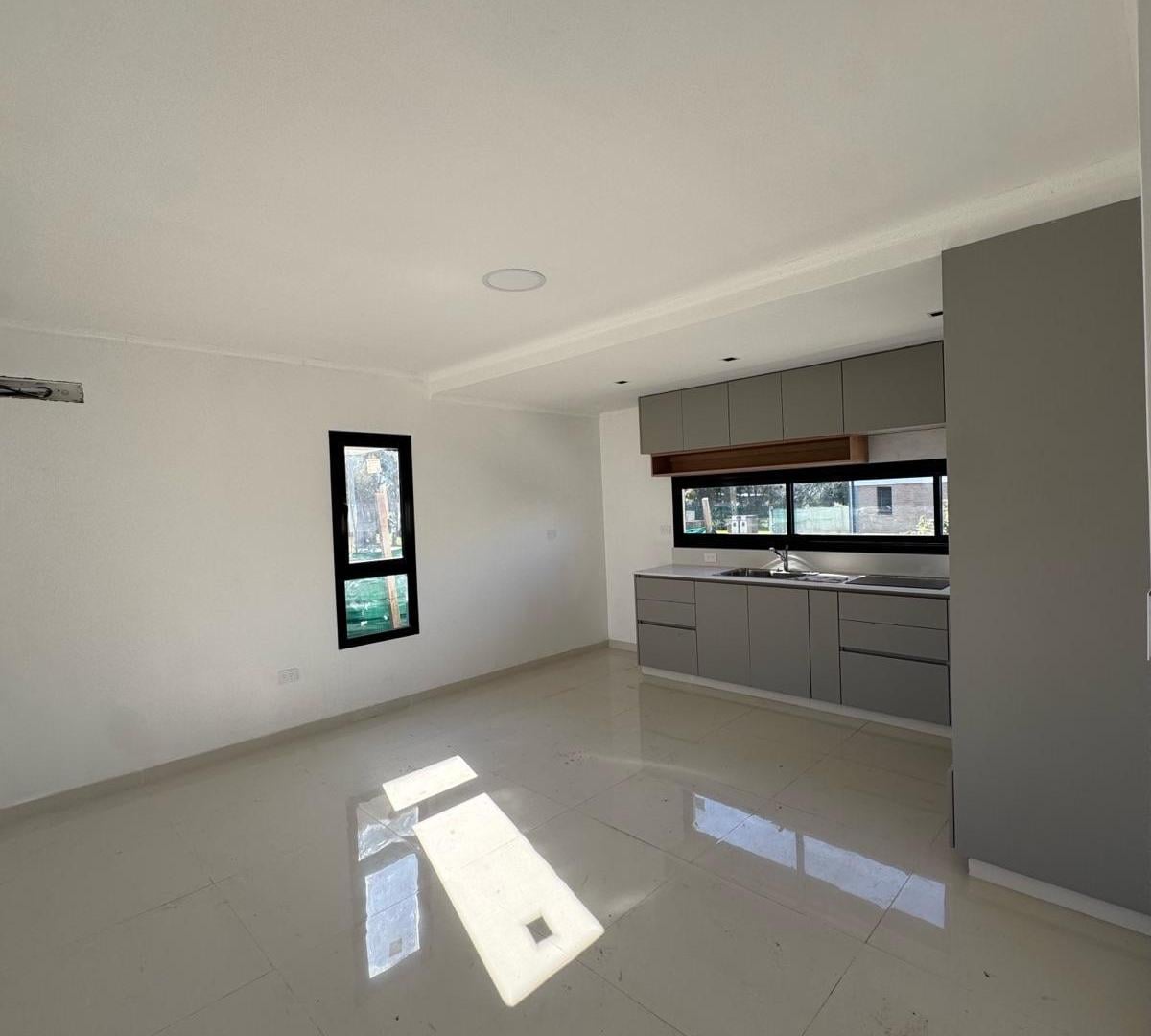 CASA EN VENTA - LABRADORES I