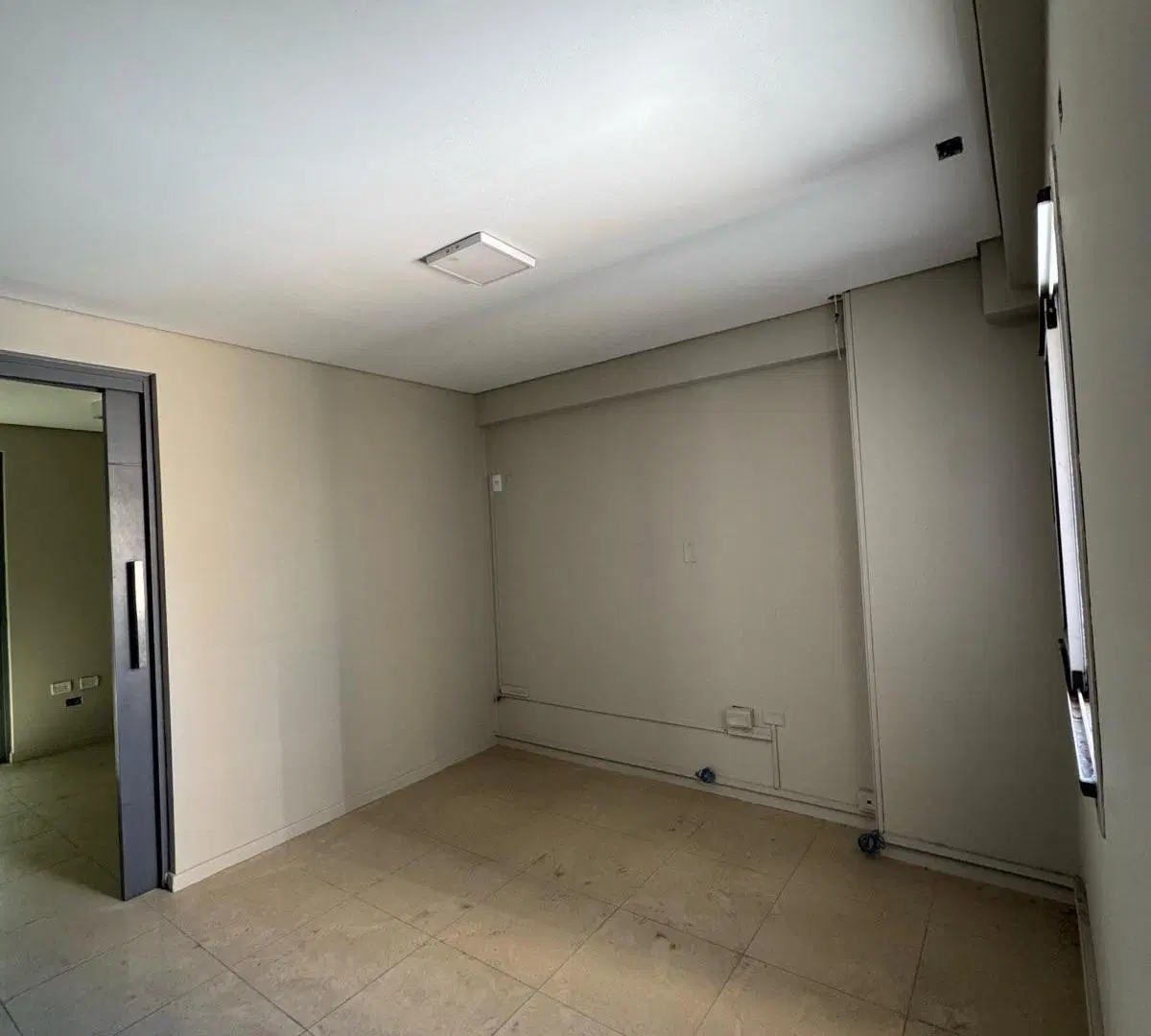 Oficina en venta barrio sur, frente tribunales 4