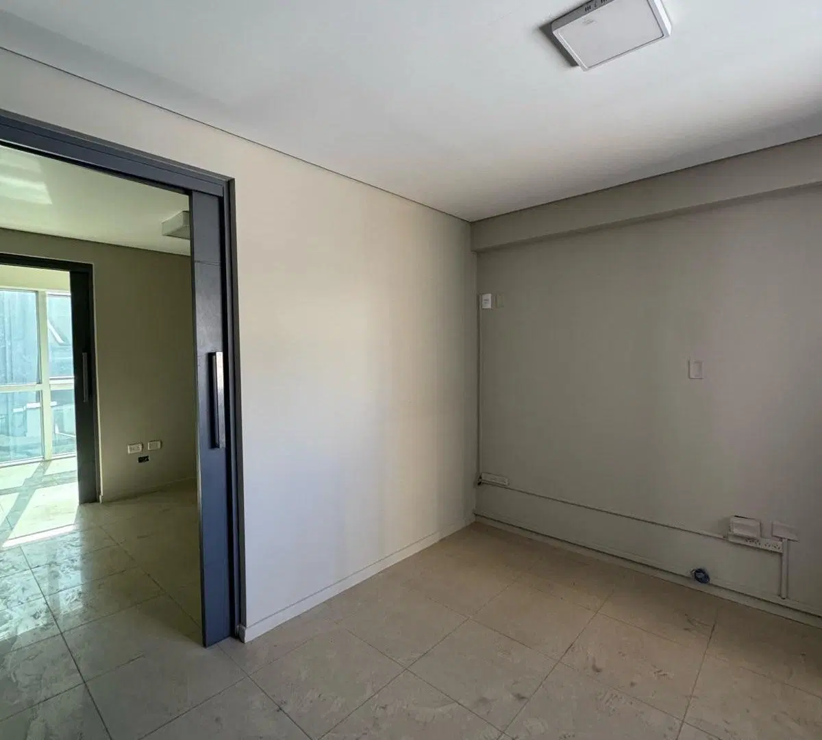 Oficina en venta barrio sur, frente tribunales 2