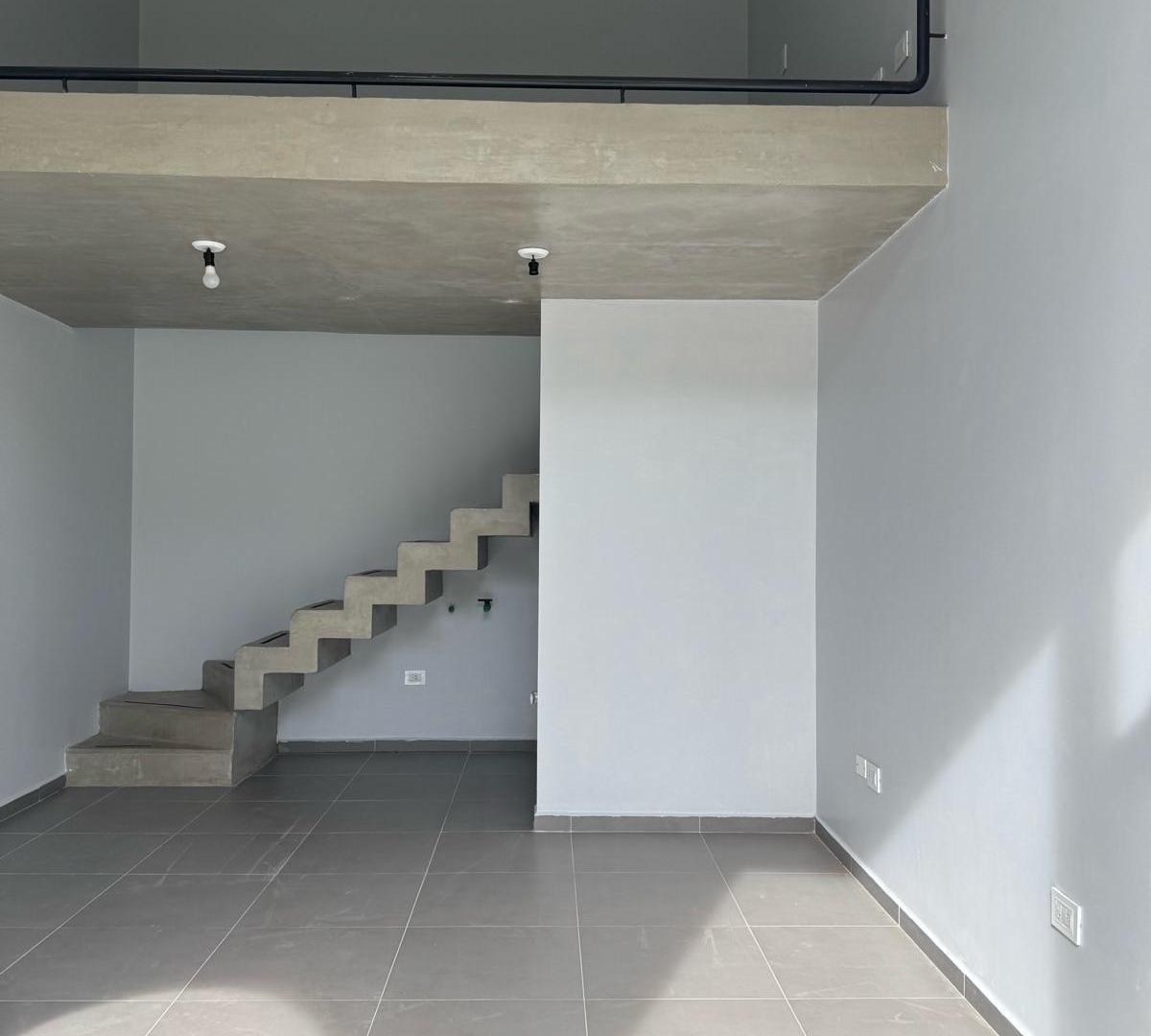 LOCAL EN ALQUILER - PUNTO MILSTEIN (Saavedra lamas 500)
