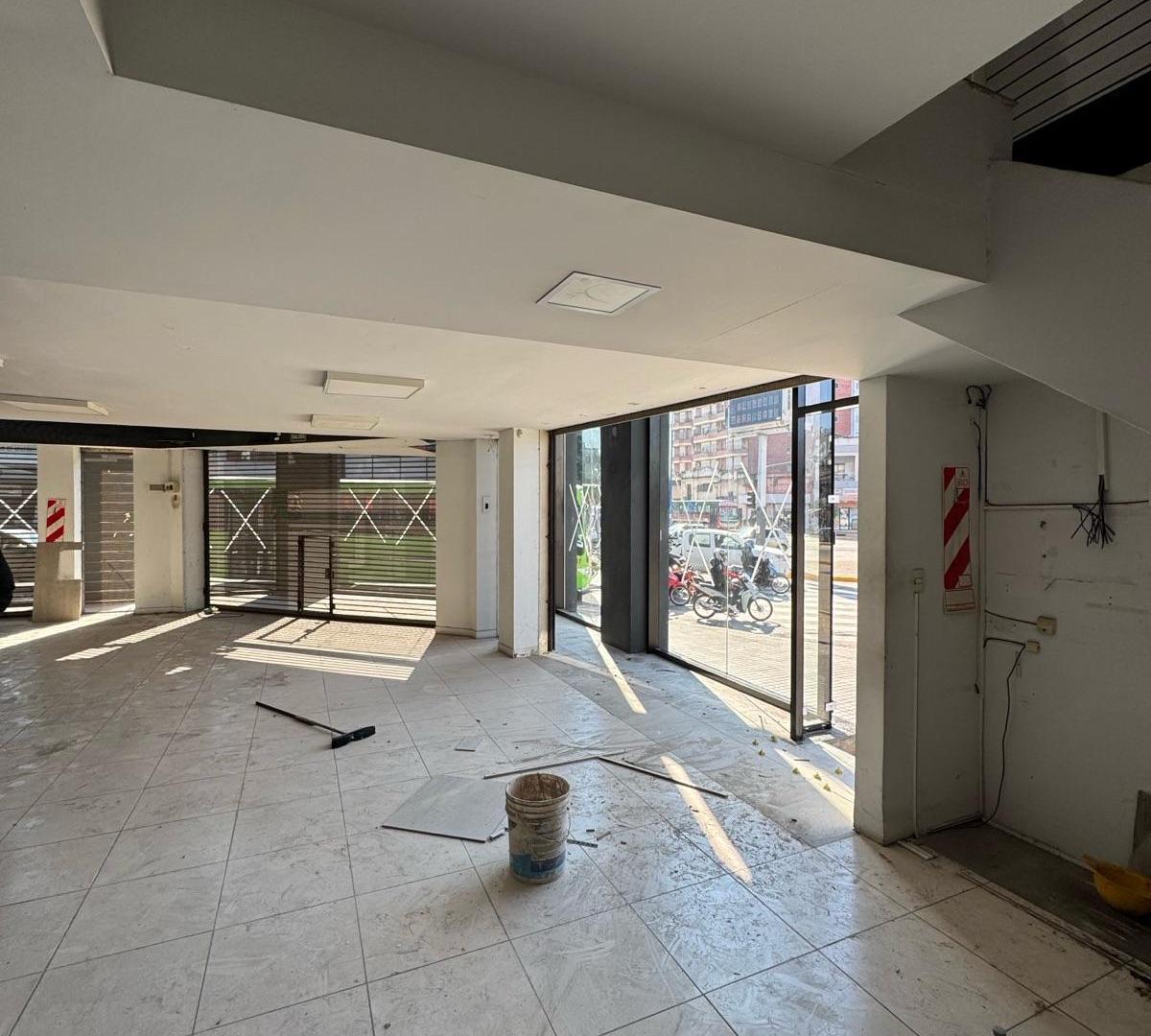 Foto de LOCALES EN ALQUILER - PLAZOLETA MITRE, imagen 3