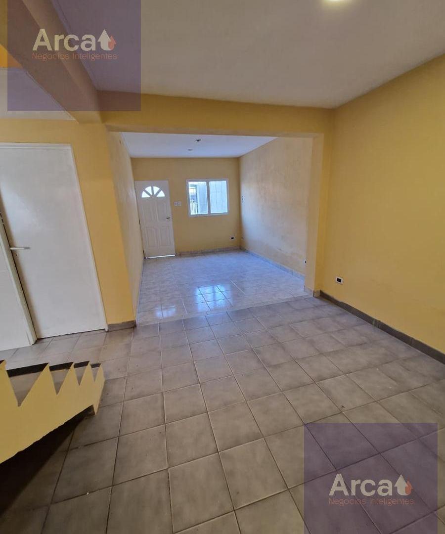 Foto de Casa EN VENTA - LOS TULIPANES Y ANZORENA, imagen 1