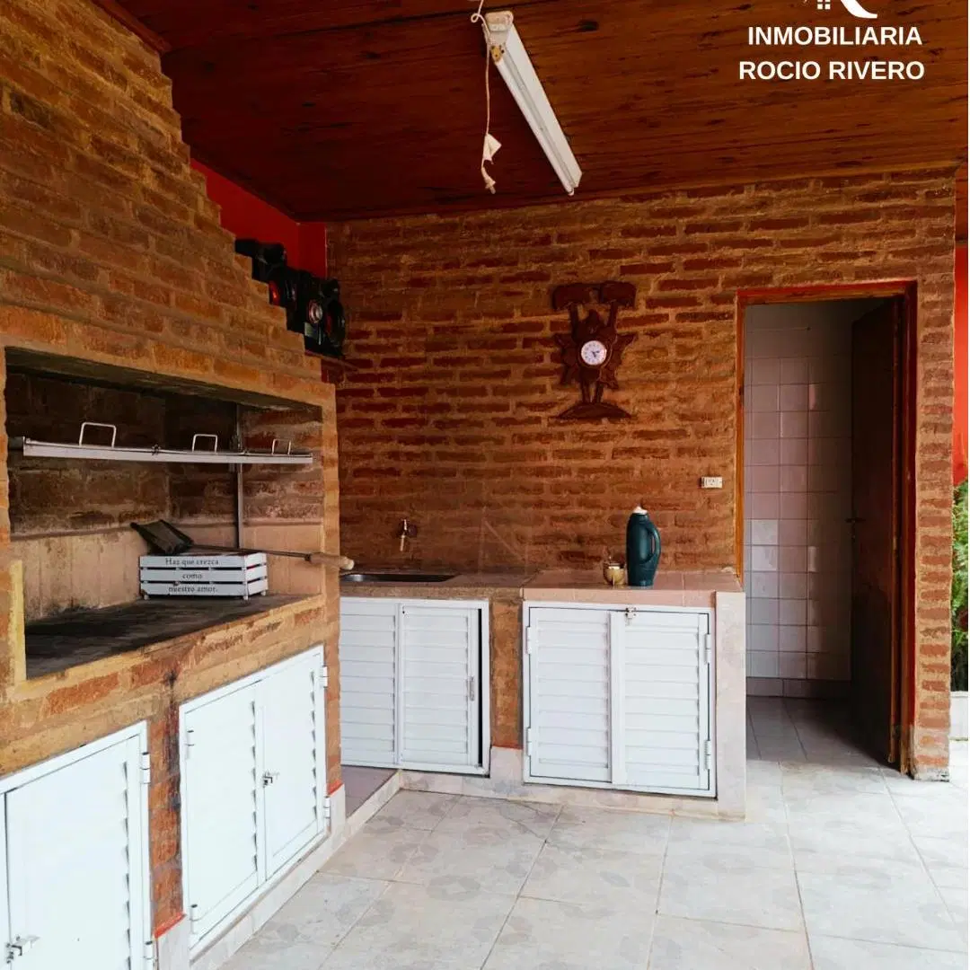 Casa con Gran Quincho en Venta 8