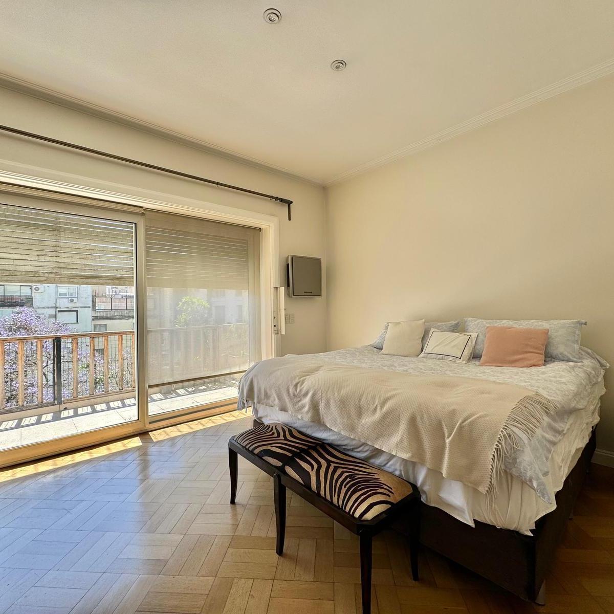 Venta de Departamento 6 Ambientes con Cochera en Recoleta 2