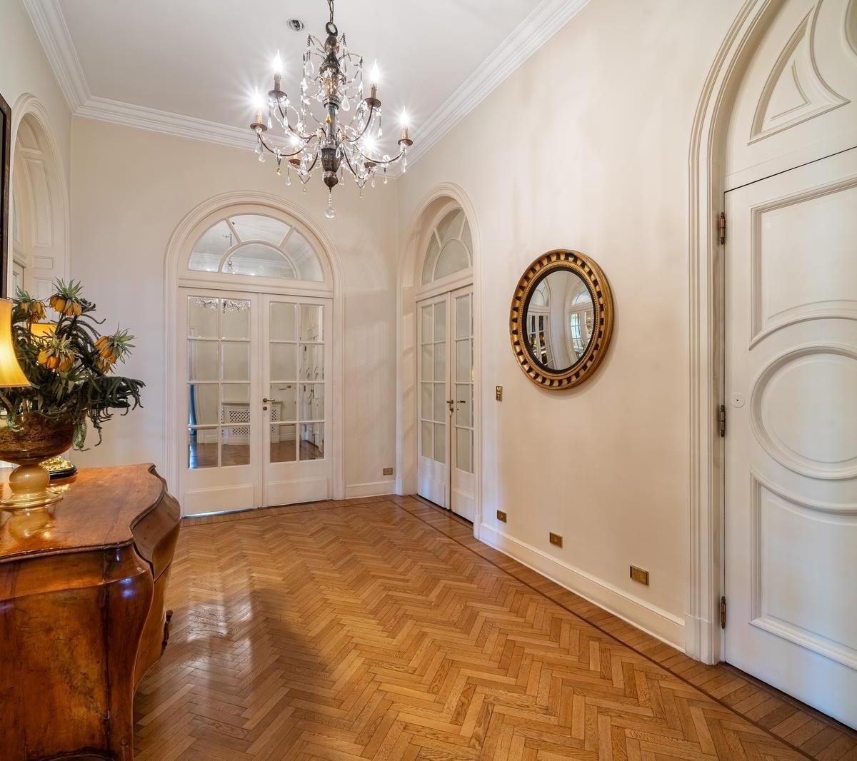 Venta de Departamento 7 Ambientes con Cochera en Recoleta 1