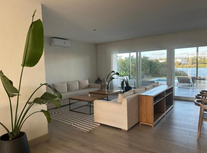Casa en venta de 8 ambientes en Barbarita 1