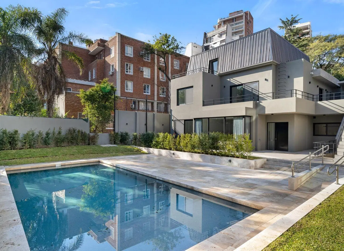 Casa en complejo en Belgrano R - 2 Cocheras - Amenities 2