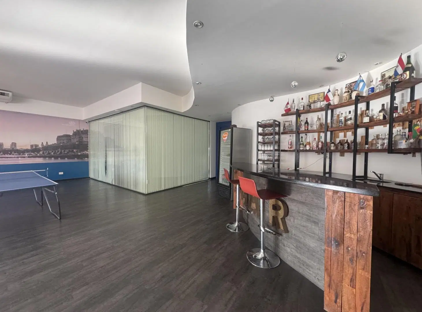 COMPLEJO COMERCIAL MIXTO MONSERRAT | GARAGE OPERATIVO 114 COCHERAS + OFICIN 4