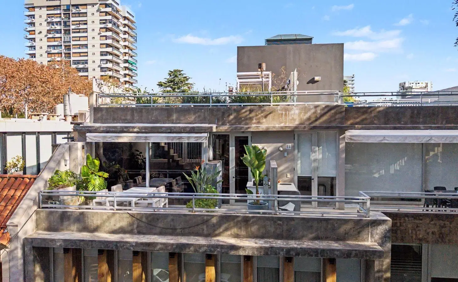 Departamento 4 ambientes con terraza, pileta y parrilla 1