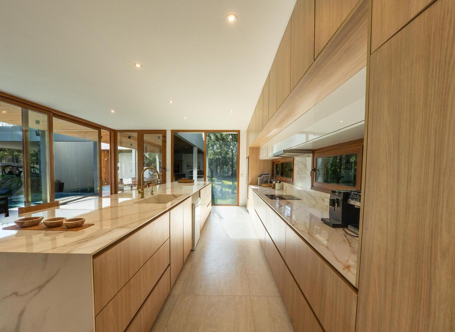 Foto de Casa moderna a pasos de la playa en venta, imagen 2