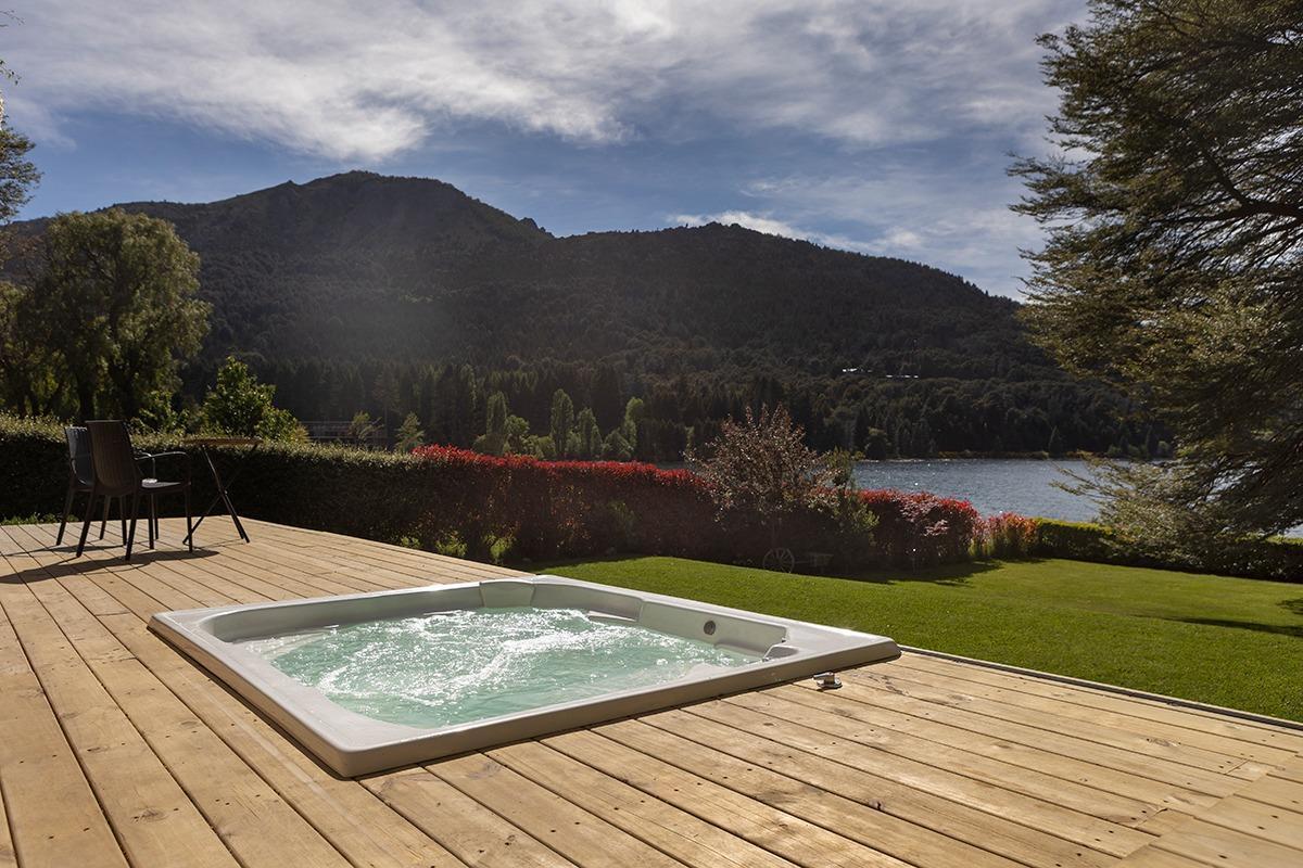 Foto de Venta Casa 4 dormitorios, con vista al Lago Gutierrez, Bariloche, imagen 2