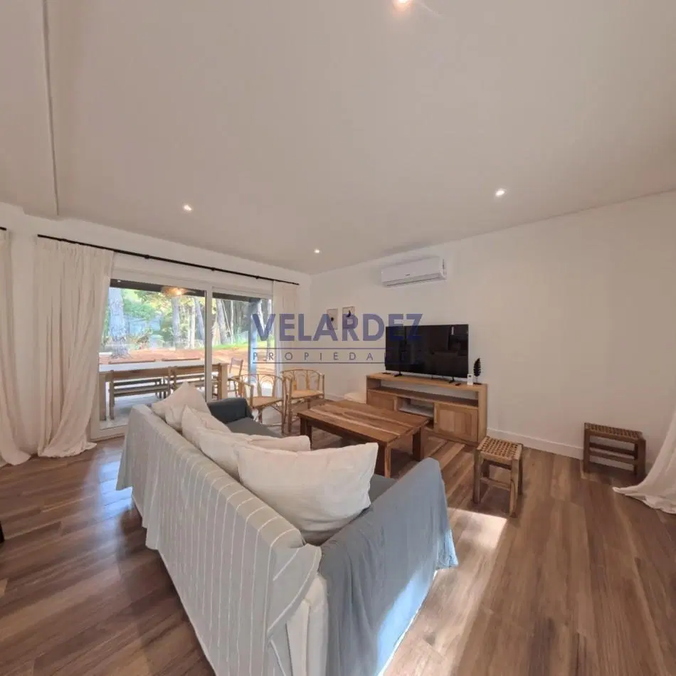 Casa 4 dormitorios en Costa Esmeralda - Barrio Senderos 4 4
