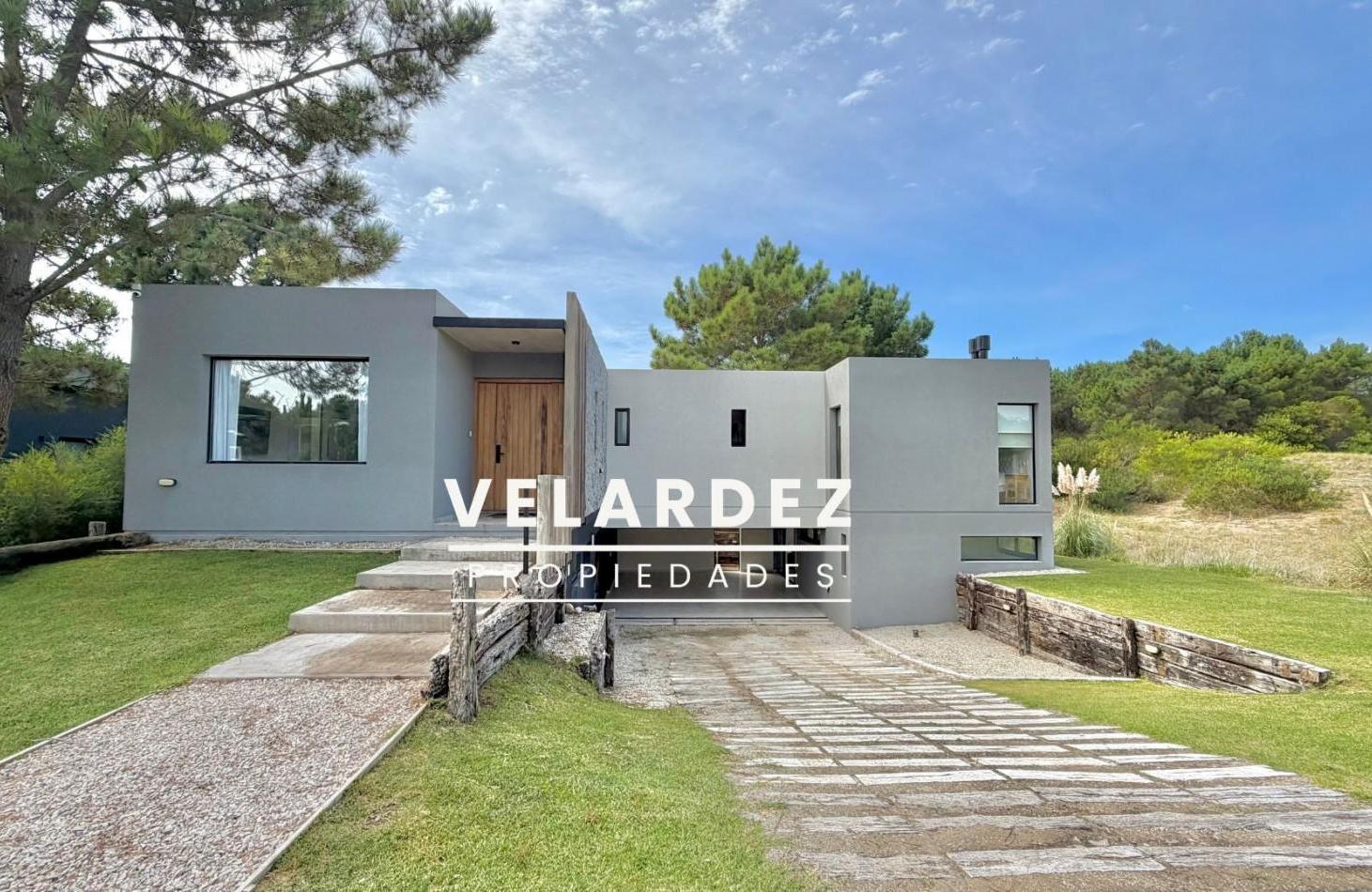Foto de Casa en Venta en Costa Esmeralda GAS NATURAL, imagen 1