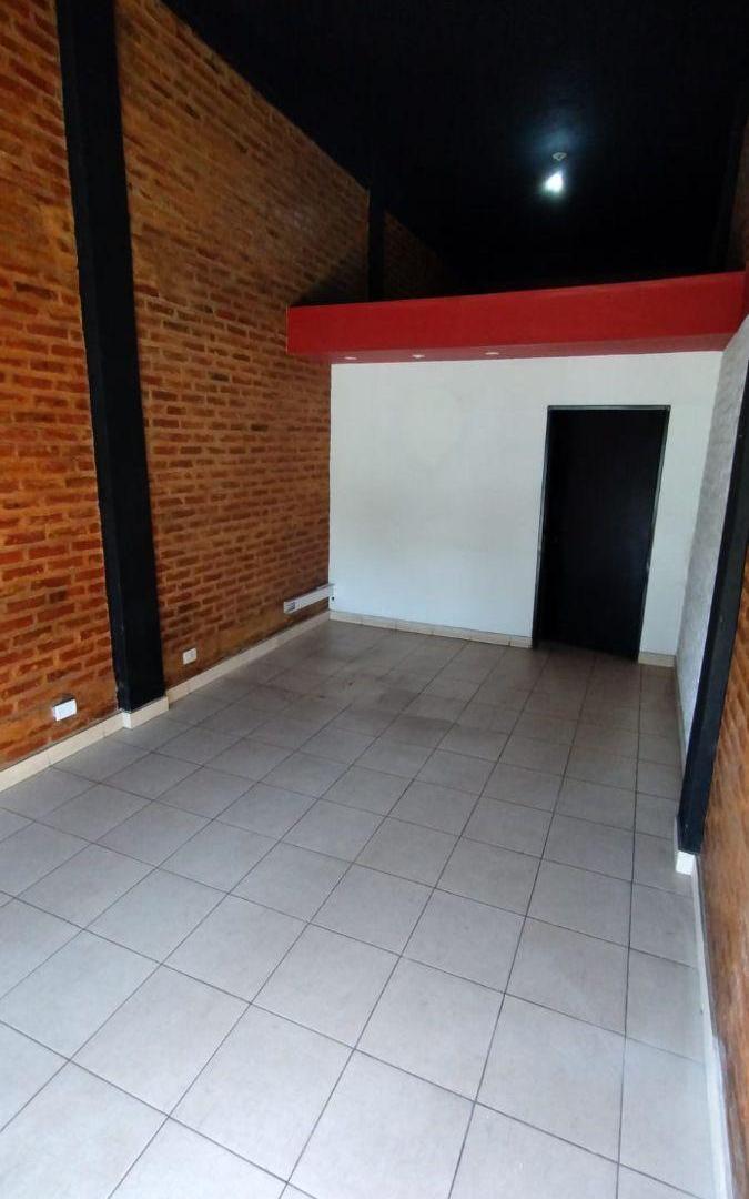 Foto de Local frente a la estación de Guillón, imagen 5