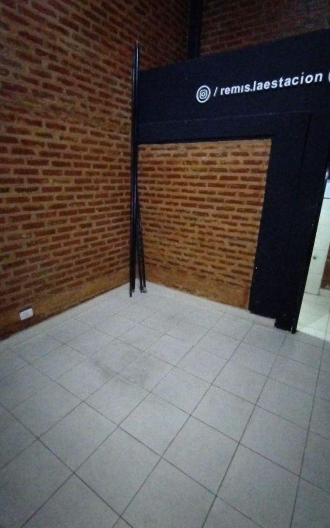Foto de Local frente a la estación de Guillón, imagen 3