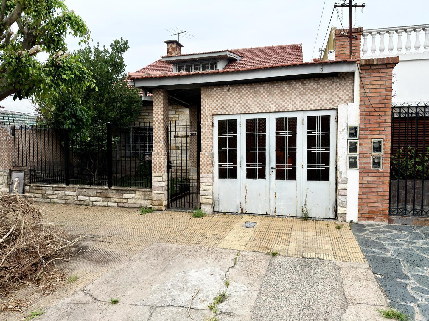 Venta casa Villa Dominico 5 Ambientes, 4 Dorm, 3 Baños