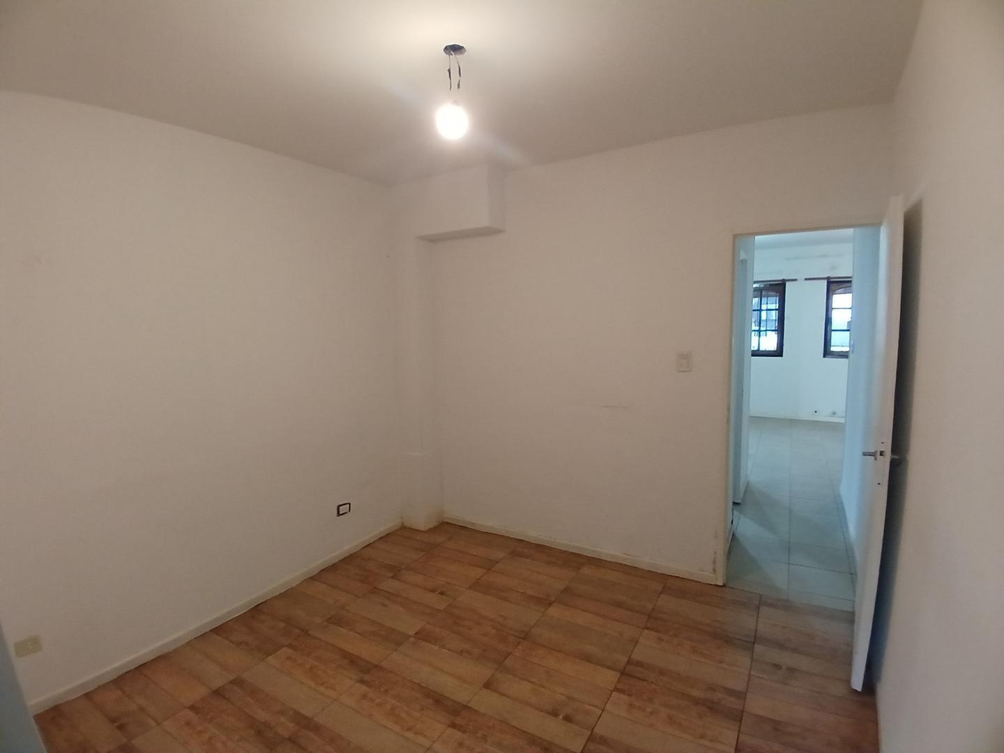 Foto de Alquiler PH T/ Casa Wilde, 3 Amb, 2 Dorm. Baño, Cochera, imagen 4