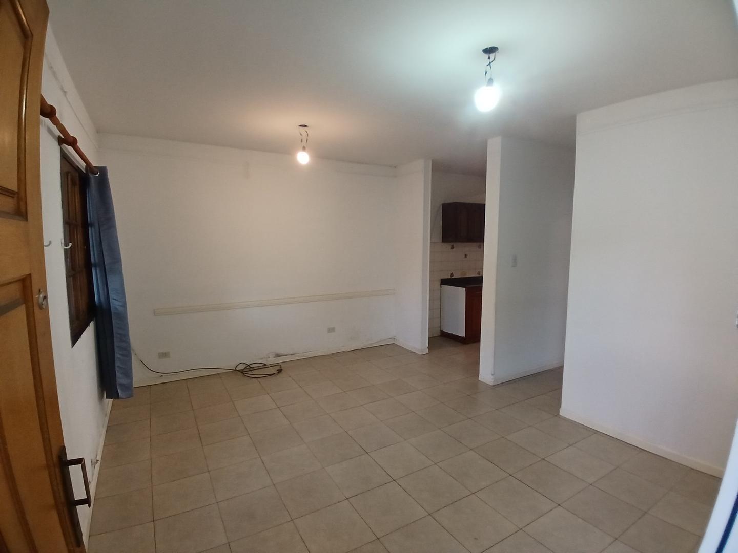 Foto de Alquiler PH T/ Casa Wilde, 3 Amb, 2 Dorm. Baño, Cochera, imagen 3