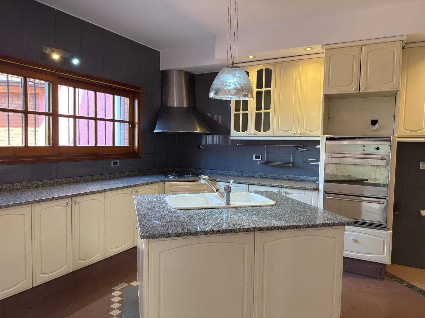 Foto de Venta Casa Wilde, 5 ambientes, 4 Dormitorios, 5 baños, imagen 4