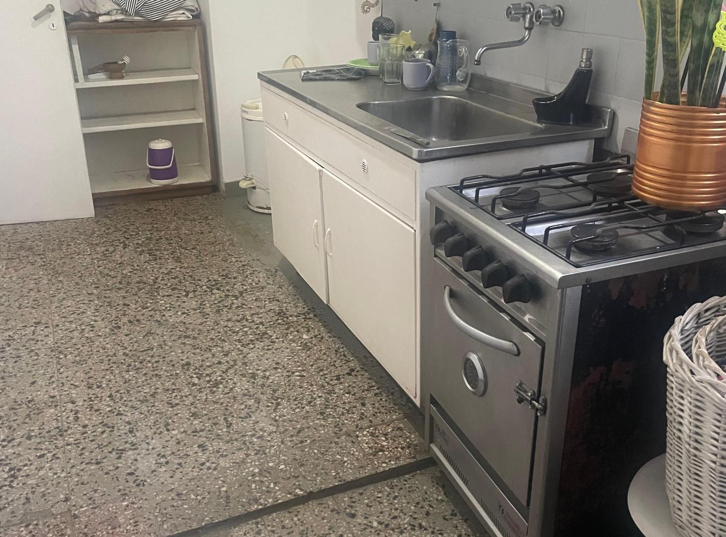 Foto de Alquiler centro de Avellaneda, amplio 2 ambientes, imagen 4