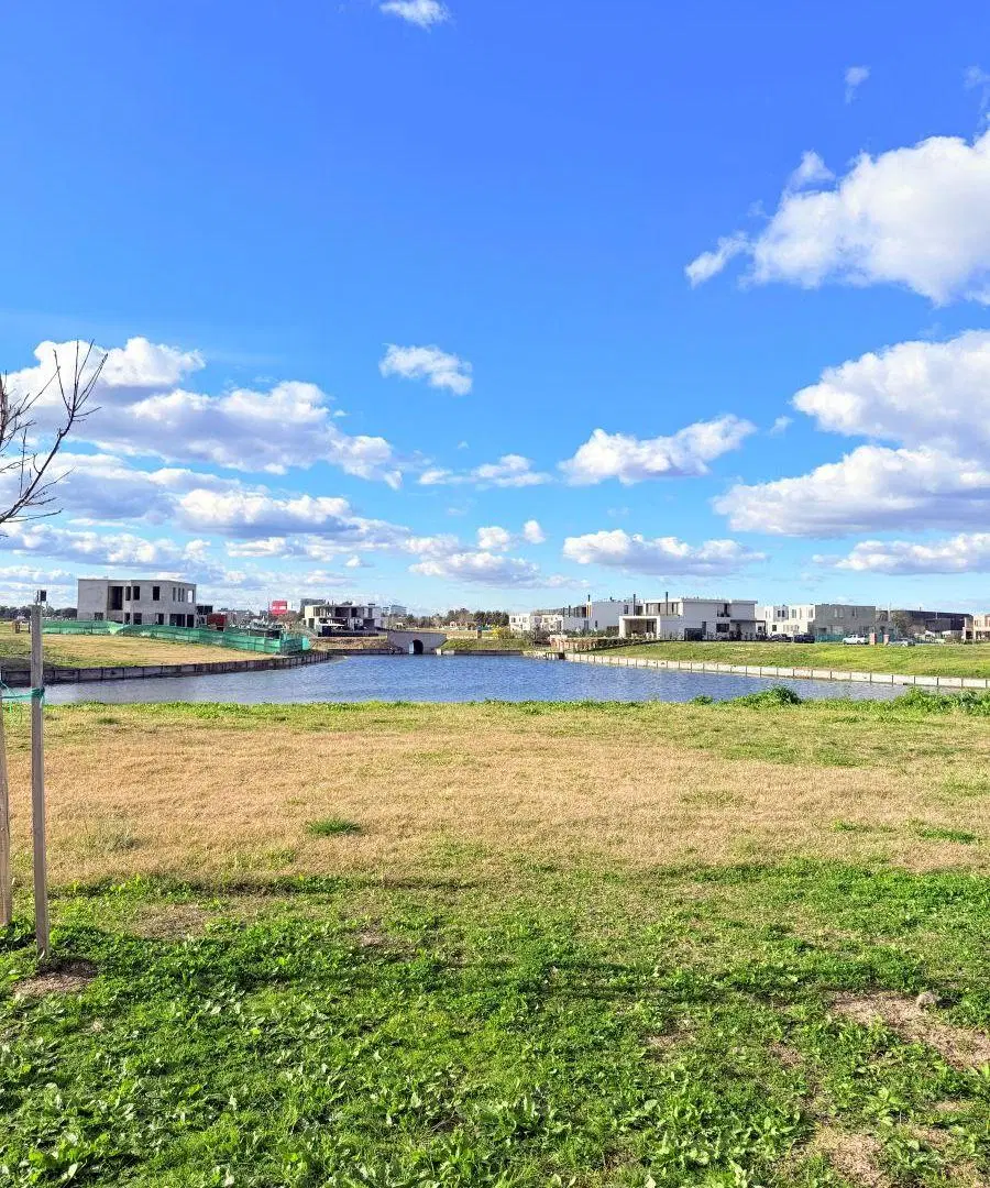 Lote con amplia vista laguna listo para construir 5