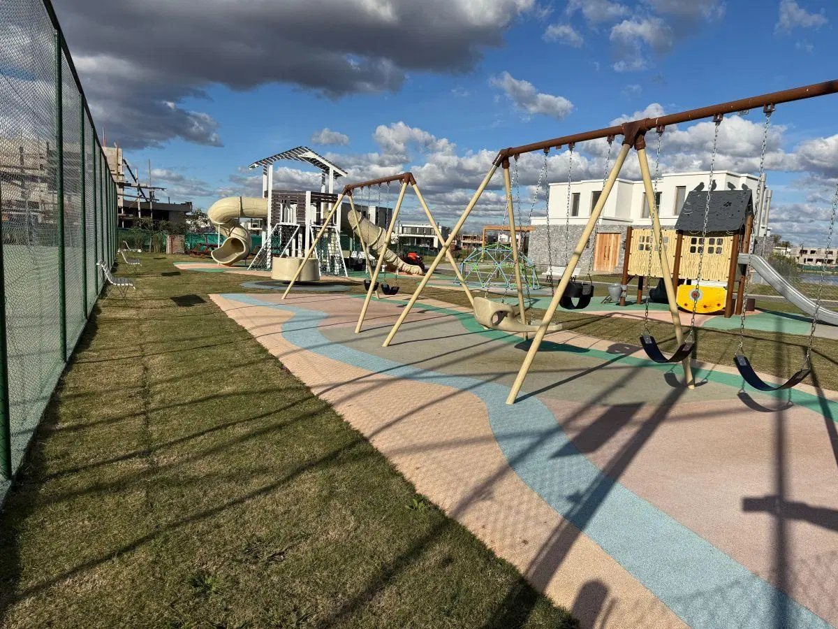 Lote con amplia vista laguna listo para construir 3