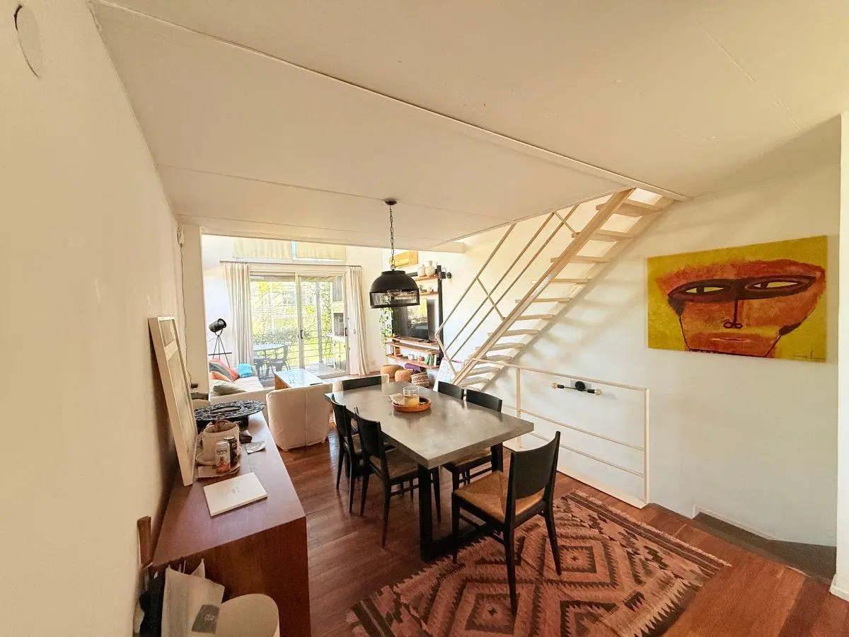 Excelente Triplex de 4 ambientes con 2 cocheras y baño remodelado a nuevo en Altos de la Merced 5