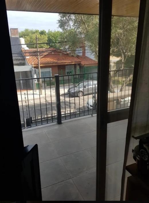 Foto de ALQUILER – CHALET DE 7 AMBIENTES EN 2 PLANTAS CON JARDÍN Y PILETA, imagen 4