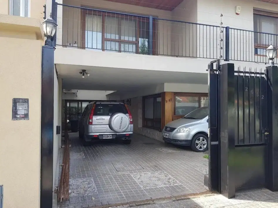 ALQUILER – CHALET DE 5 AMBIENTES EN 2 PLANTAS CON JARDÍN Y PILETA 8