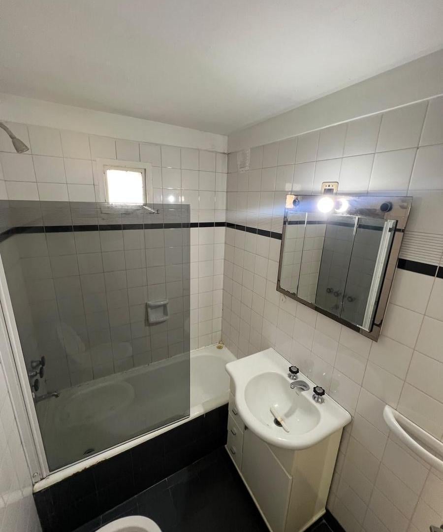 Foto de ALQUILER – 2 AMBIENTES EN OLIVOS | AV. DEL LIBERTADOR 1700, imagen 1
