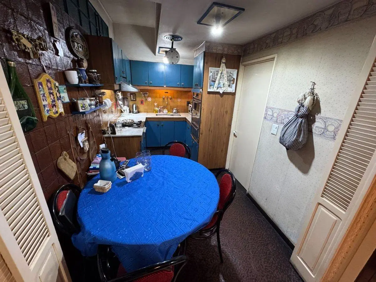 VENTA  CASA  CUATRO AMBIENTES PARQUE CHACABUCO 2