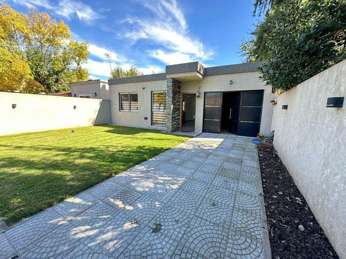 VENTA CASA 3 AMBIENTES GRAL RODRIGUEZ APTO CREDIT0