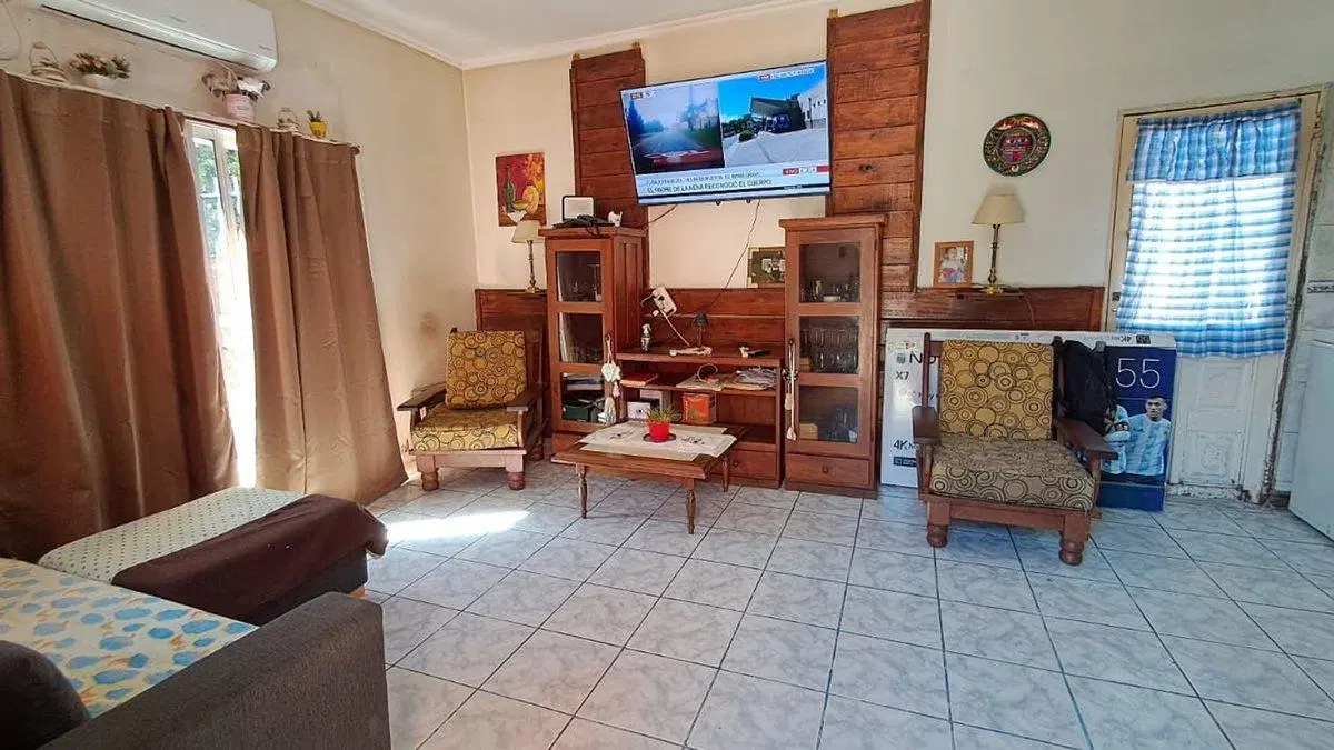 VENDE CASA 4 AMBIENTES CAÑUELAS 2